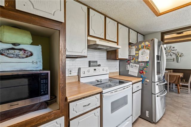 18936 Rockhill Drive, Siloam Springs, AR 72761