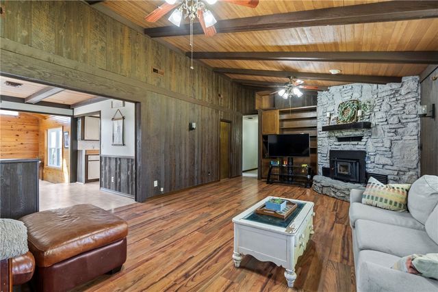 18936 Rockhill Drive, Siloam Springs, AR 72761