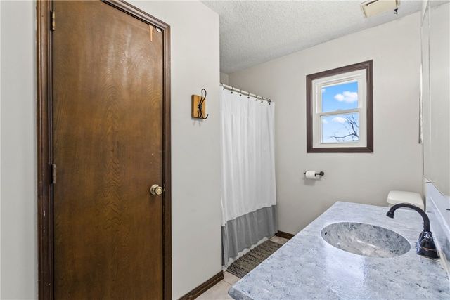 18936 Rockhill Drive, Siloam Springs, AR 72761