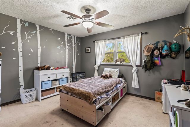 18936 Rockhill Drive, Siloam Springs, AR 72761