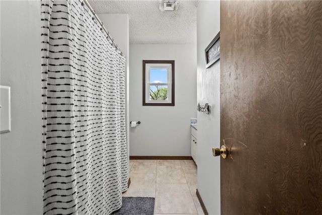 18936 Rockhill Drive, Siloam Springs, AR 72761