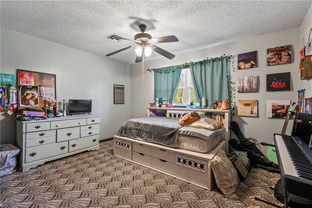 18936 Rockhill Drive, Siloam Springs, AR 72761