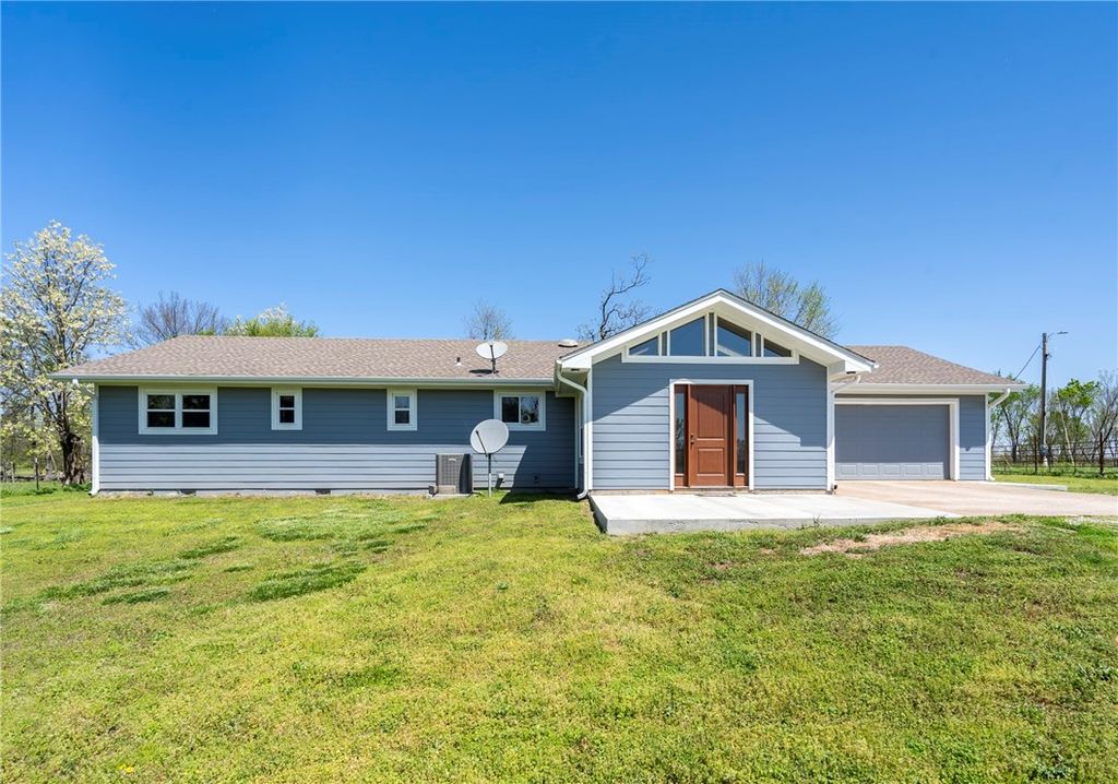 18936 Rockhill Drive, Siloam Springs, AR 72761