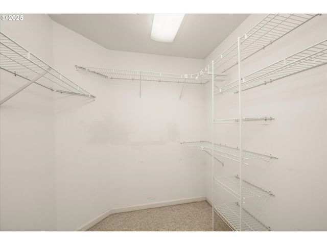 370 MAGNOLIA Dr, Creswell, OR 97426