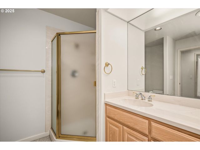 370 MAGNOLIA Dr, Creswell, OR 97426