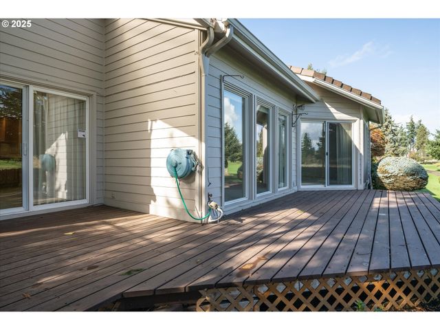 370 MAGNOLIA Dr, Creswell, OR 97426