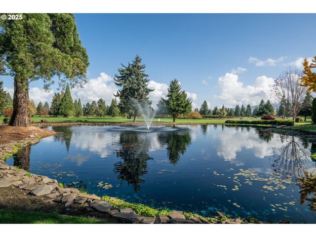 370 MAGNOLIA Dr, Creswell, OR 97426