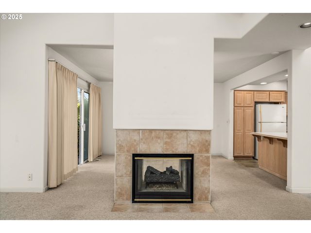 370 MAGNOLIA Dr, Creswell, OR 97426