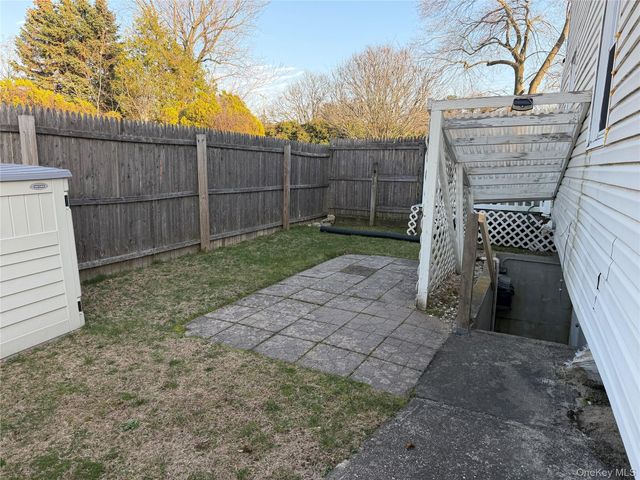 6 Thorney Avenue, Huntington Station, NY 11746