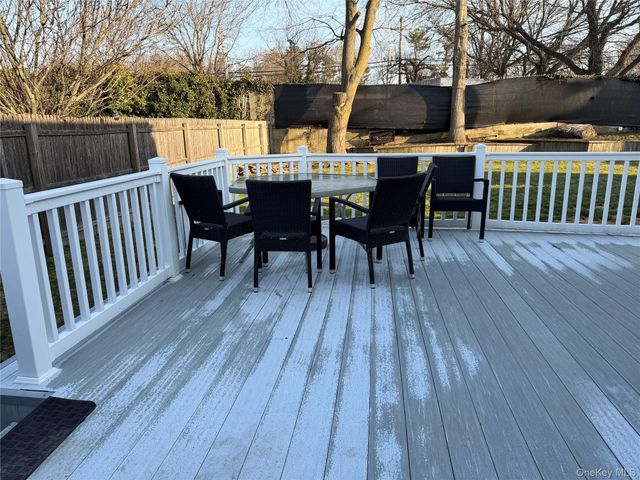 6 Thorney Avenue, Huntington Station, NY 11746