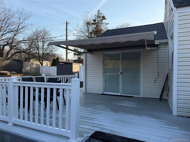 6 Thorney Avenue, Huntington Station, NY 11746