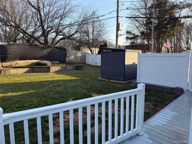 6 Thorney Avenue, Huntington Station, NY 11746