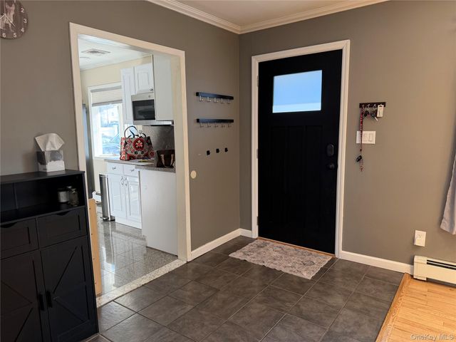 6 Thorney Avenue, Huntington Station, NY 11746