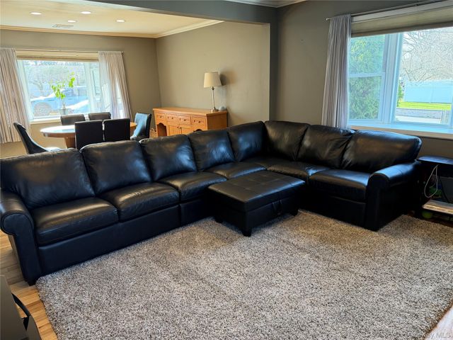 6 Thorney Avenue, Huntington Station, NY 11746