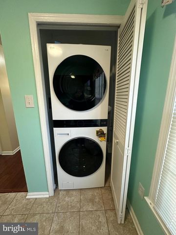 8956 MILROY CT, Manassas, VA 20110