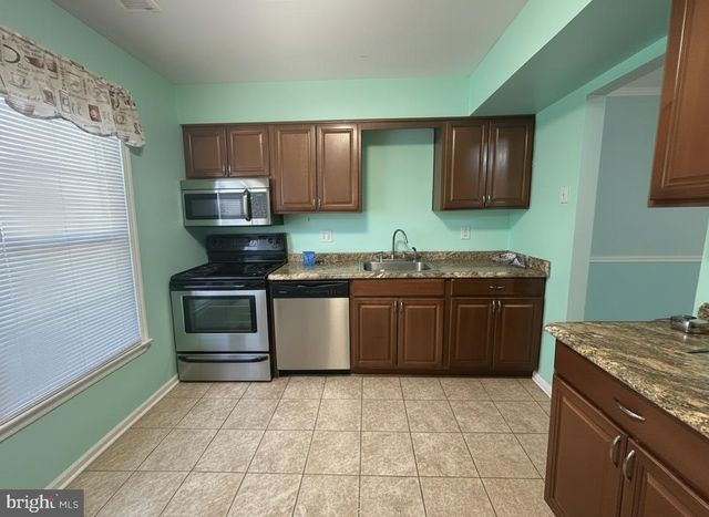 8956 MILROY CT, Manassas, VA 20110