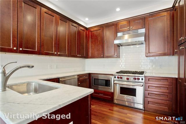 77 Havemeyer Lane 218, Stamford, CT 06902