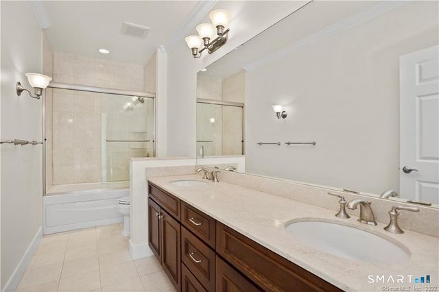 77 Havemeyer Lane 218, Stamford, CT 06902