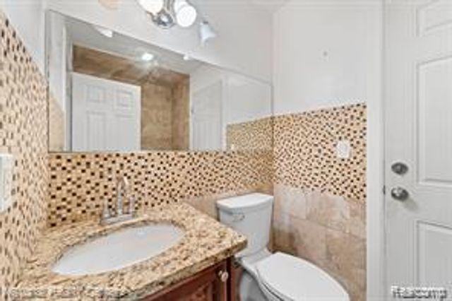 21605 S Tuller Court, Southfield, MI 48076