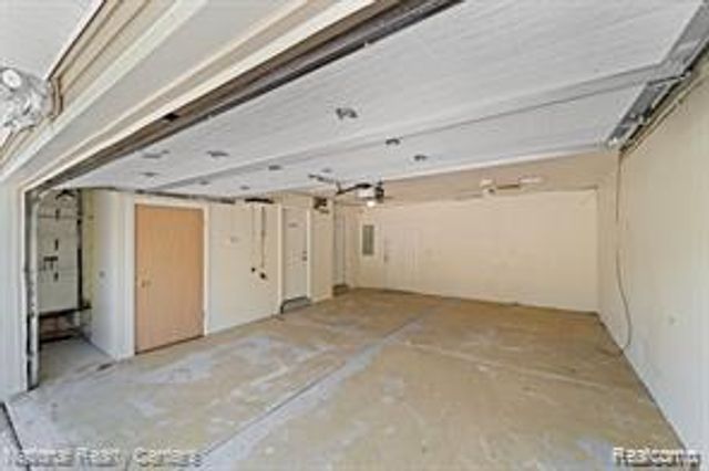 21605 S Tuller Court, Southfield, MI 48076