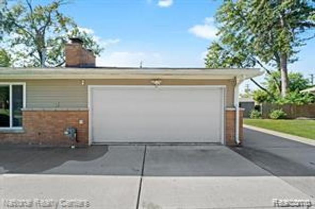 21605 S Tuller Court, Southfield, MI 48076