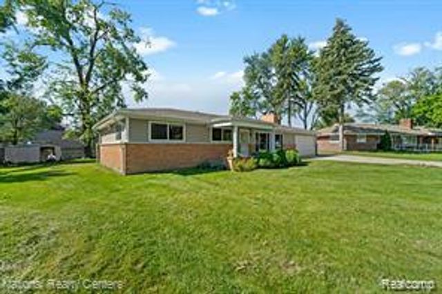21605 S Tuller Court, Southfield, MI 48076