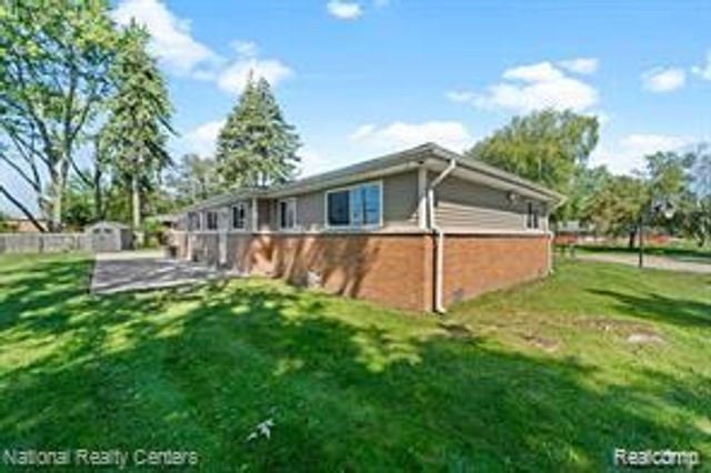 21605 S Tuller Court, Southfield, MI 48076