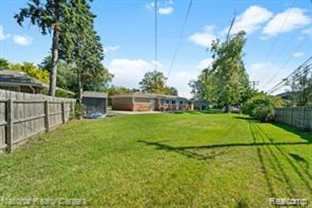 21605 S Tuller Court, Southfield, MI 48076