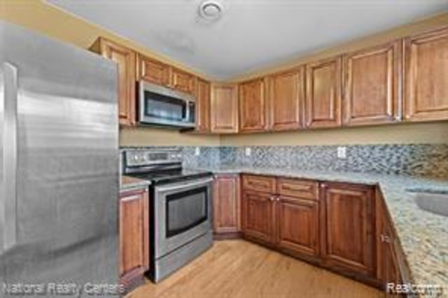 21605 S Tuller Court, Southfield, MI 48076