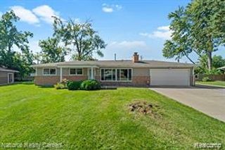 21605 S Tuller Court, Southfield, MI 48076