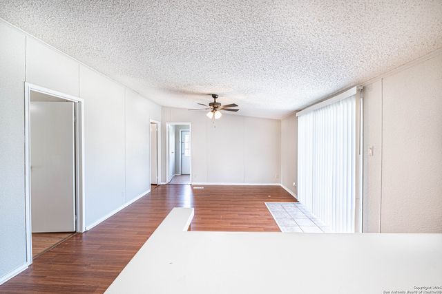 14305 Streich, Elmendorf, TX 78112