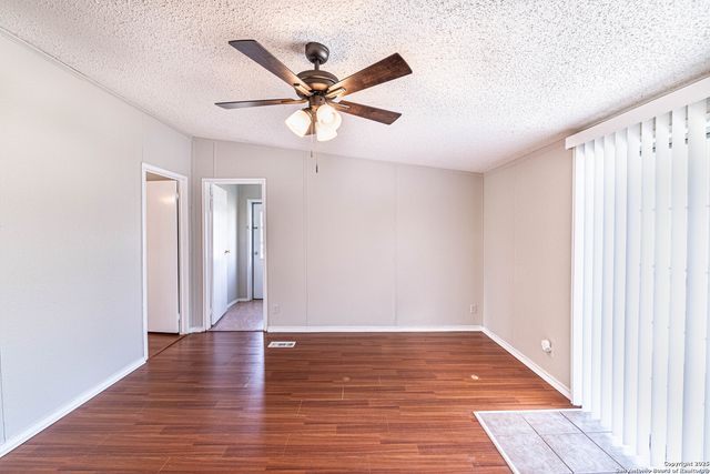14305 Streich, Elmendorf, TX 78112