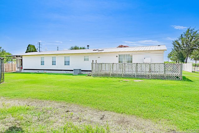 14305 Streich, Elmendorf, TX 78112