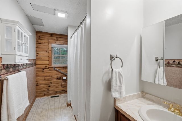171 Crawley Falls Road, Brentwood, NH 03833