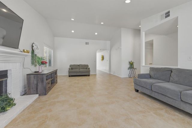 9272 El Caminito, Gilroy, CA 95020