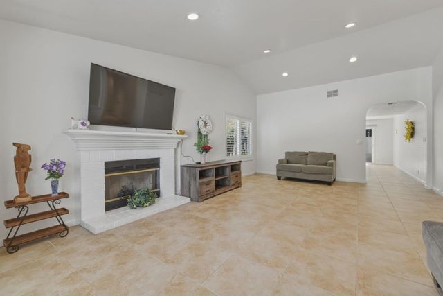 9272 El Caminito, Gilroy, CA 95020