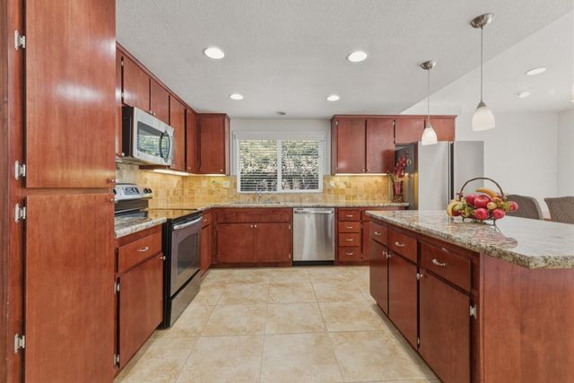 9272 El Caminito, Gilroy, CA 95020