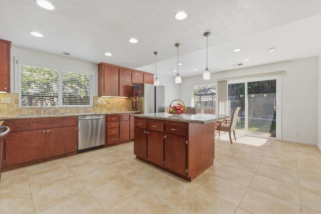 9272 El Caminito, Gilroy, CA 95020