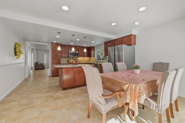 9272 El Caminito, Gilroy, CA 95020