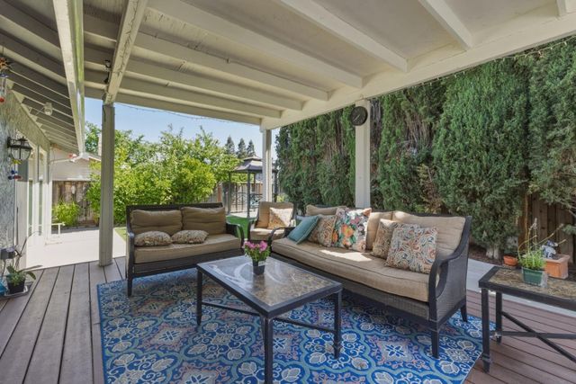 9272 El Caminito, Gilroy, CA 95020
