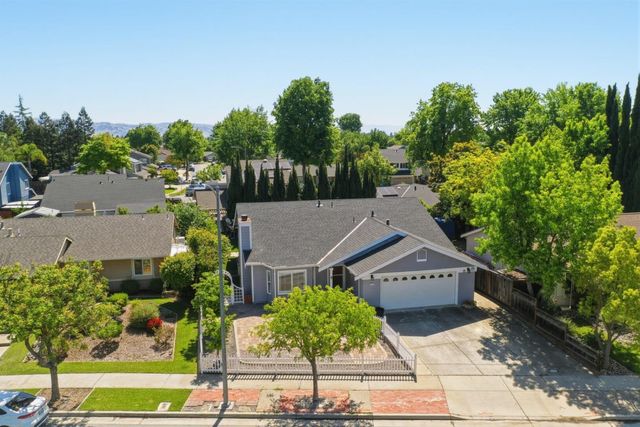 9272 El Caminito, Gilroy, CA 95020