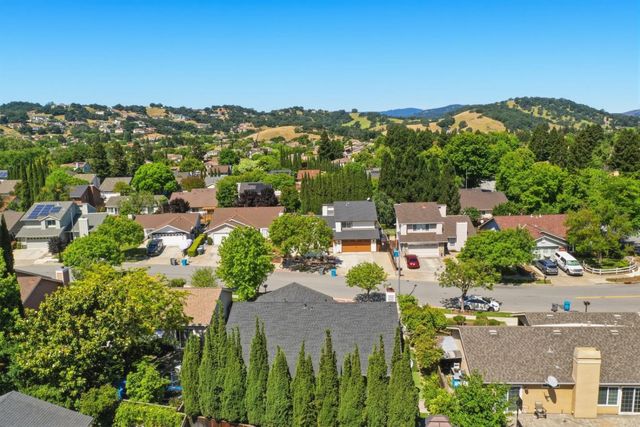 9272 El Caminito, Gilroy, CA 95020