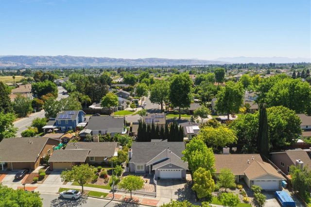 9272 El Caminito, Gilroy, CA 95020