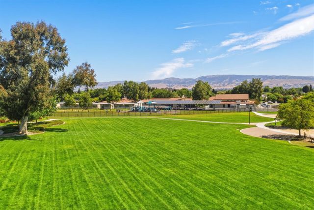 9272 El Caminito, Gilroy, CA 95020