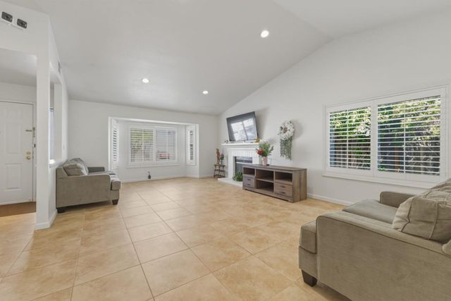 9272 El Caminito, Gilroy, CA 95020