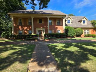 8718 SHADOWBROOK CV, Germantown, TN 38139