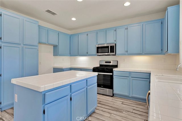 8430 Fillmore Court, Oak Hills, CA 92344