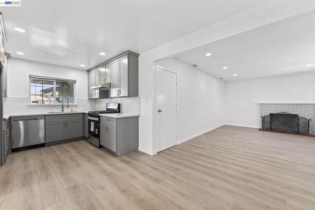 15524 Montreal St, San Leandro, CA 94579