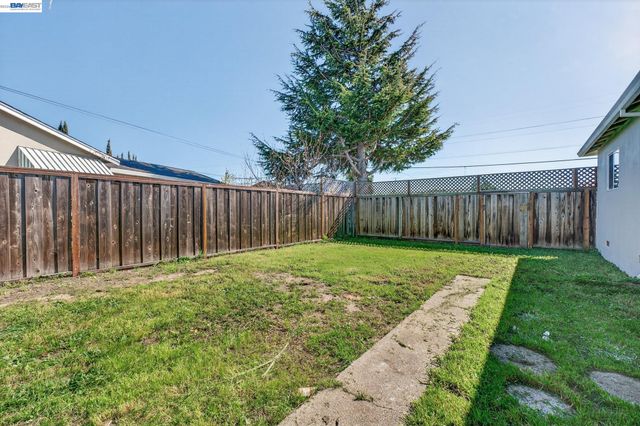 15524 Montreal St, San Leandro, CA 94579