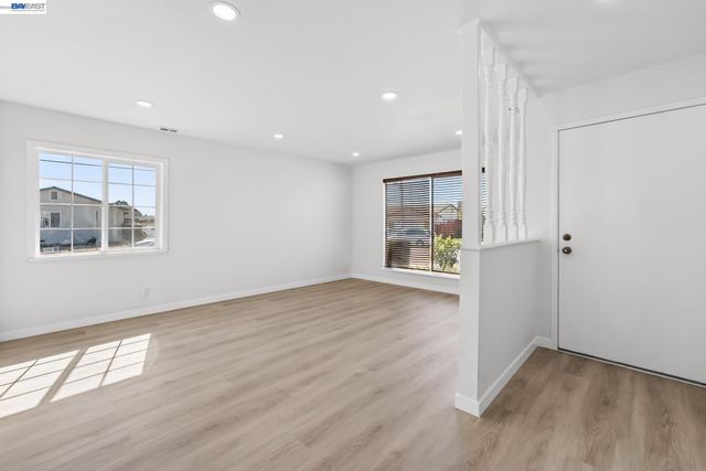 15524 Montreal St, San Leandro, CA 94579